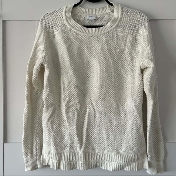 🐧 2/$15 Old Navy Lightweight White Crewneck Knit Sweater - Picture 1 of 5